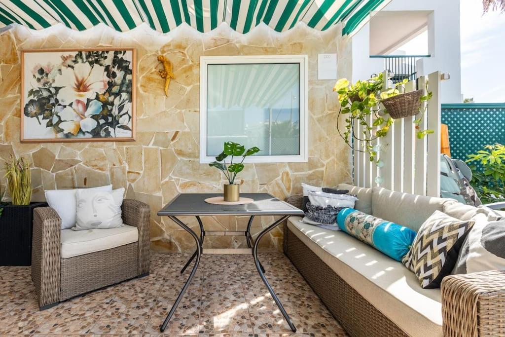 אדחה Pueblo Torviscas Sunset Harbour Private Apartment מראה חיצוני תמונה