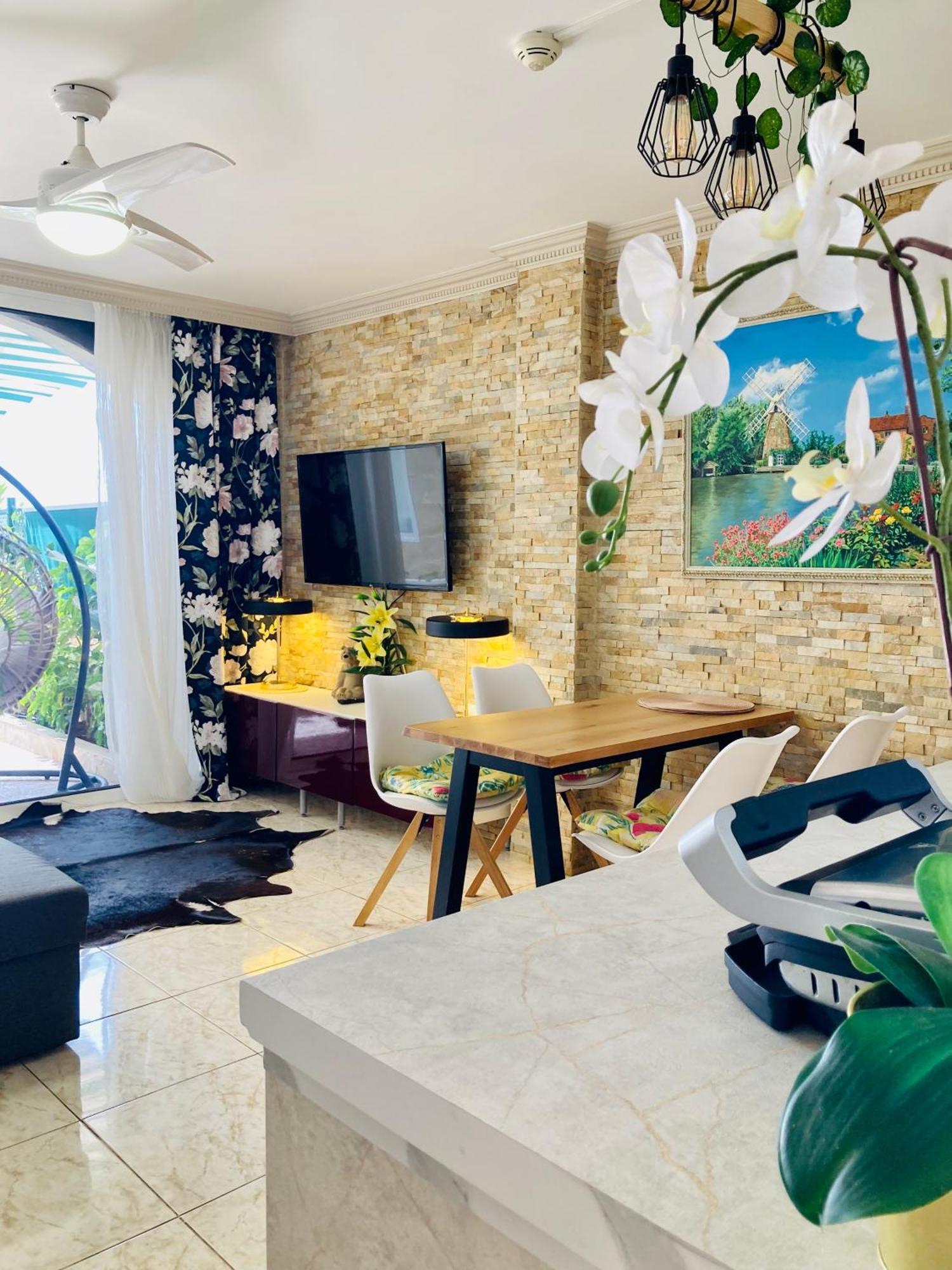 אדחה Pueblo Torviscas Sunset Harbour Private Apartment מראה חיצוני תמונה